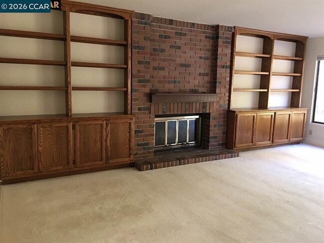 Building Photo - 13 Deer Meadow Ct