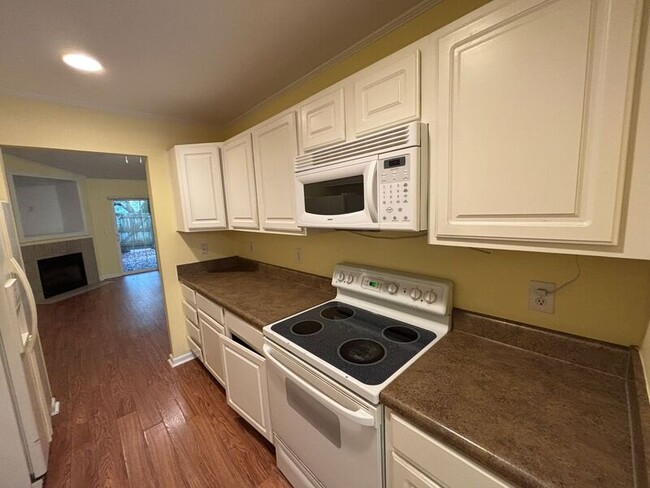 Building Photo - 1557 Blaze Ln