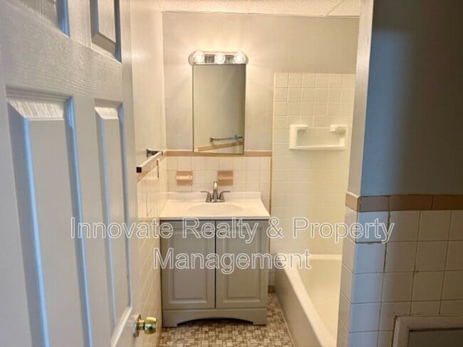 Building Photo - 29 Logan Ave