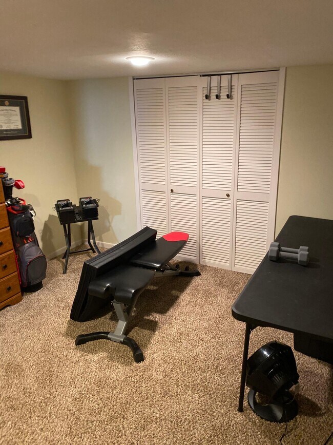 Building Photo - 4407 Pine St