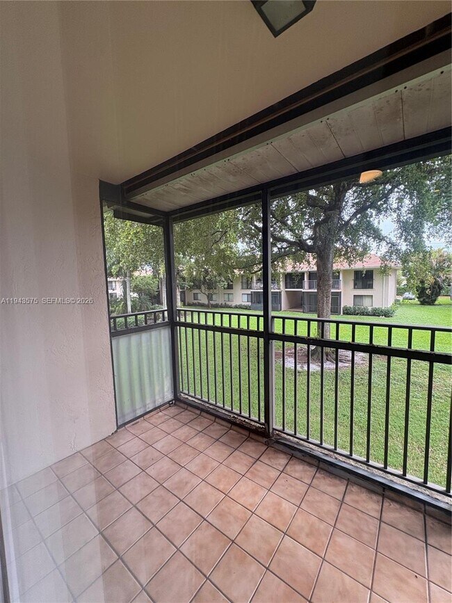 Building Photo - 5981 Washington St