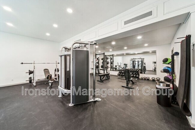 Building Photo - 4511 E 31st St