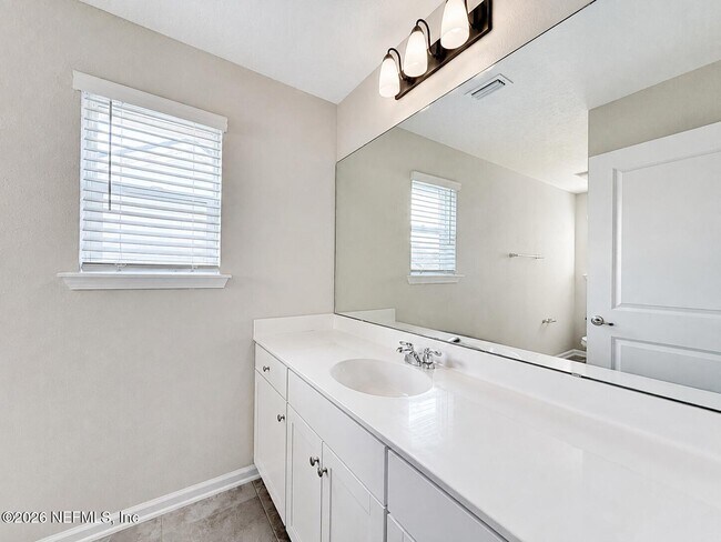 Building Photo - 142 Ness Cir
