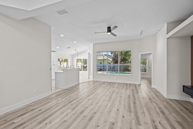 Building Photo - 309 S Ocean Trace Rd