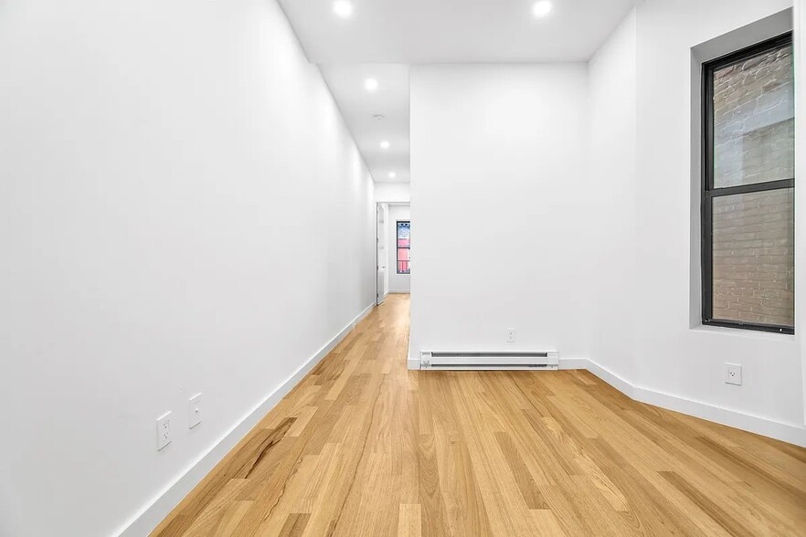 Building Photo - 212 E 29th St