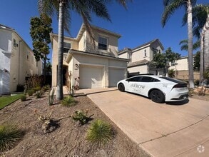 Building Photo - Stylish Renovated Home with Garage & Priva...