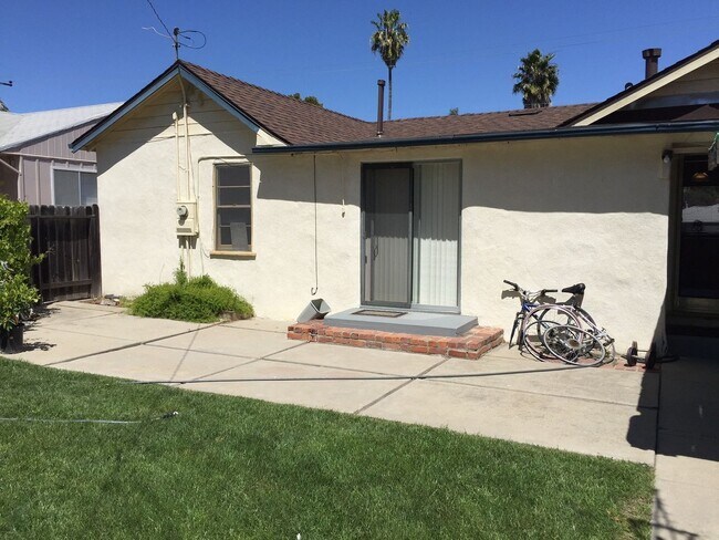 Building Photo - 341 Foothill Blvd