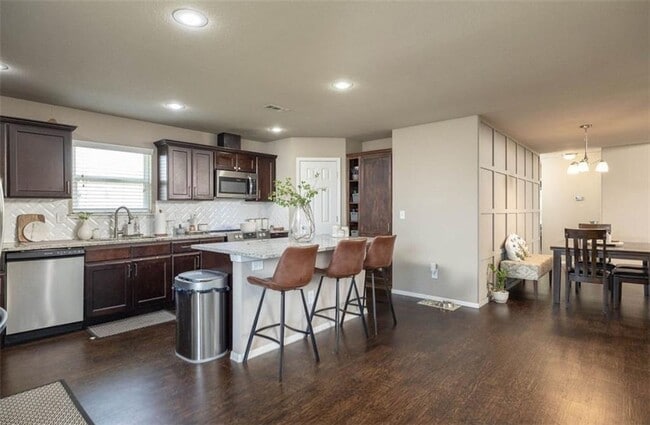 Building Photo - 6108 SW Warrington Rd