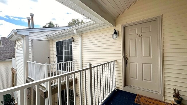 Building Photo - 18 Potomac Dr
