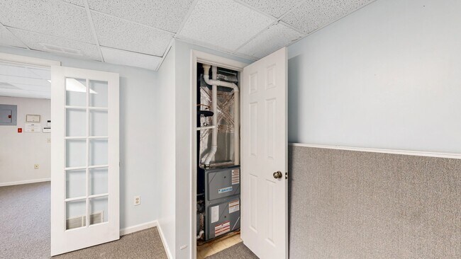 Building Photo - 383 W North St