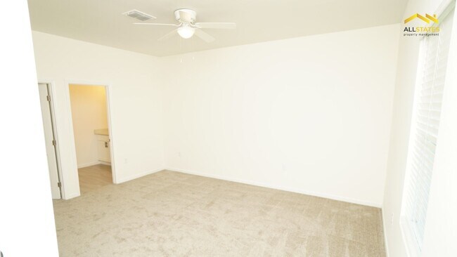 Building Photo - 13905 SW 81 Cir