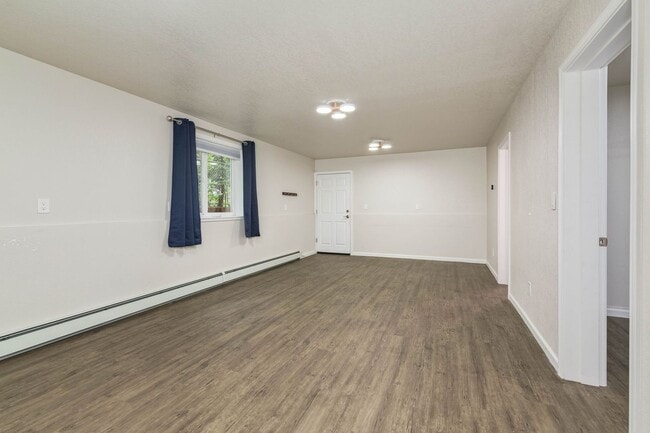 Building Photo - 5 bed 3 bath Home in Fairbanks