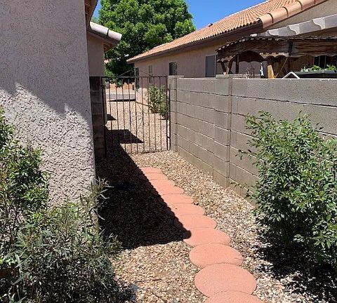 Building Photo - "Charming Sierra Vista Gem: Spacious 3-Bedroom Retreat with 6 Bathrooms on Chaparral Loop!"