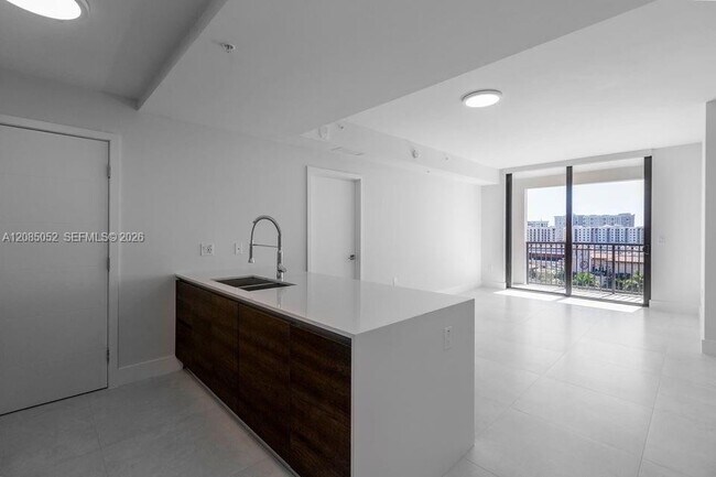 Building Photo - 301 Altara Ave