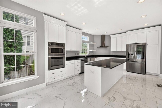 Building Photo - 6455 Saddlebrook Ln