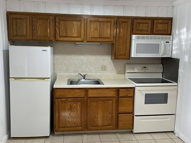 Building Photo - Chestnut Grove Village 17, 18, 19