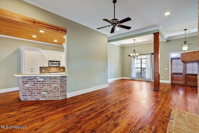 Building Photo - 132 Hartfield Dr