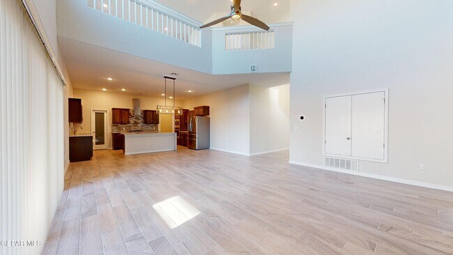 Building Photo - 500 La Entrada Cir