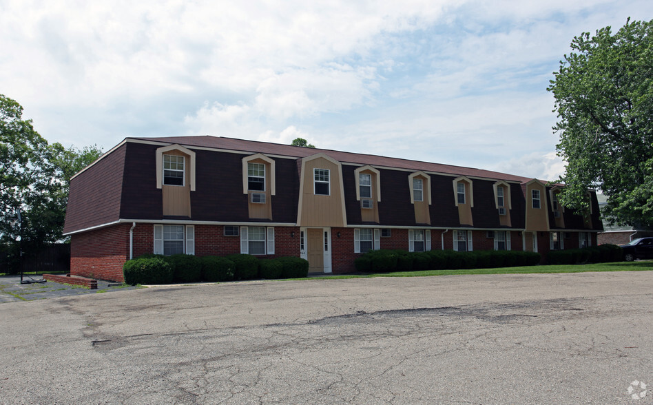 Building Photo - Foxboro Arms Apartments