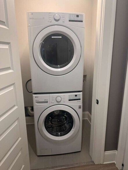 Building Photo - 874 Durant Pl NE