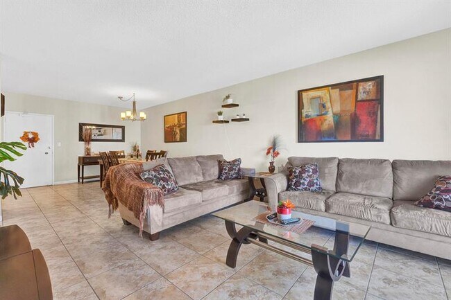 Building Photo - 1985 S Ocean Dr