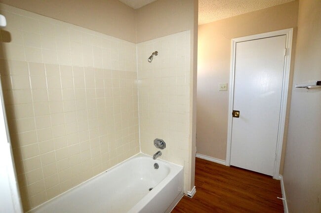 Building Photo - 2607 Alcott Ln