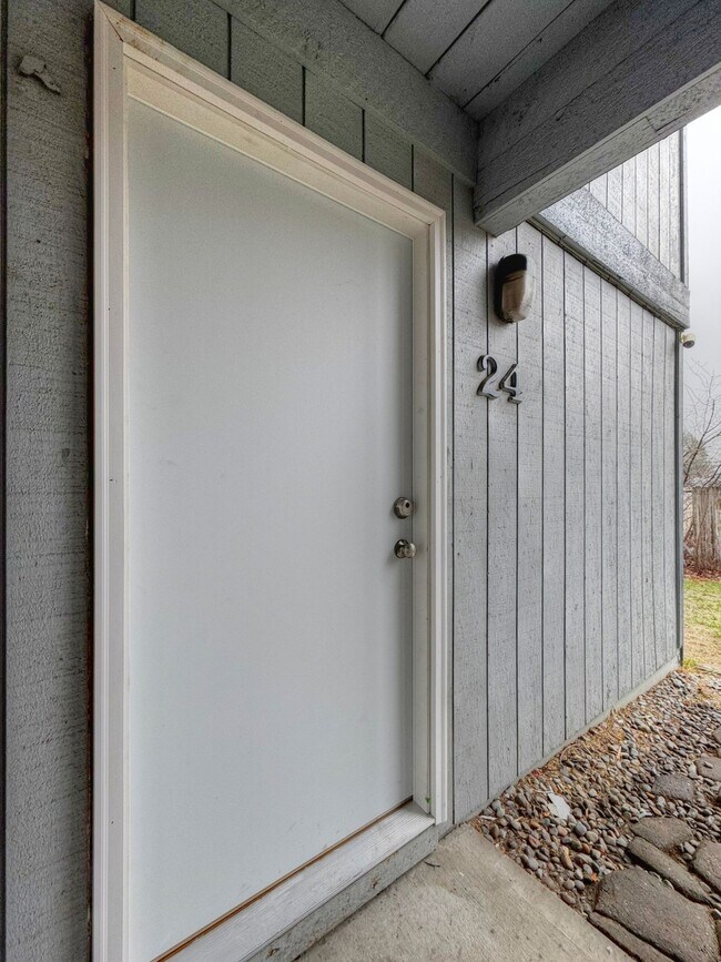 Building Photo - Charming 1bed 1 bath in Whitworth Area