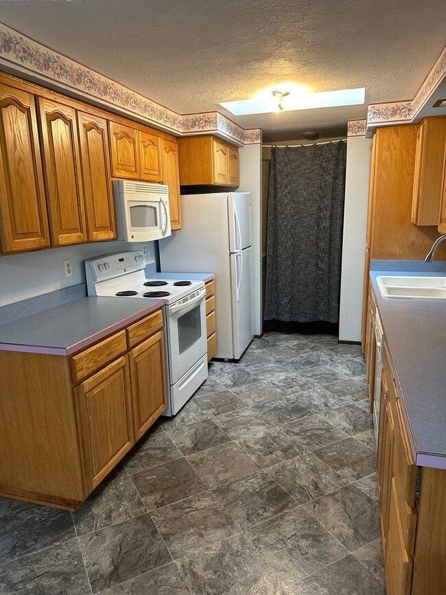 Building Photo - 3bedroom 2bath House