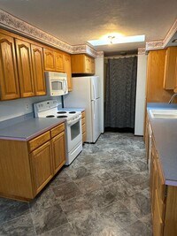 Building Photo - 3bedroom 2bath House