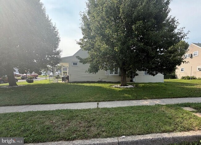 Building Photo - 801 Apache Ln