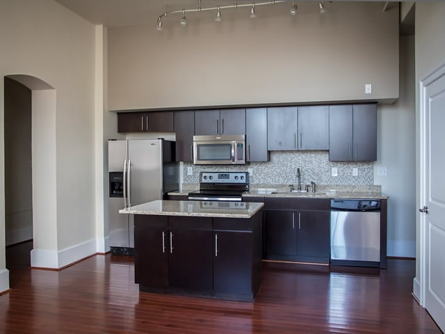 Building Photo - Five17 King