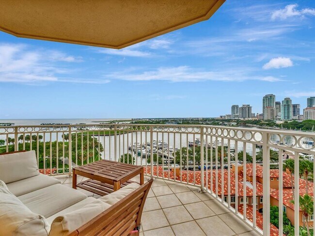 Building Photo - 555 5th Ave NE