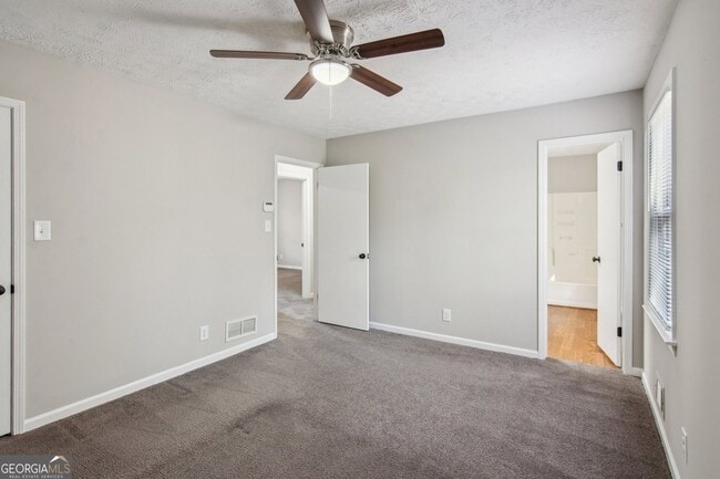 Building Photo - 2453 Falcon Ct