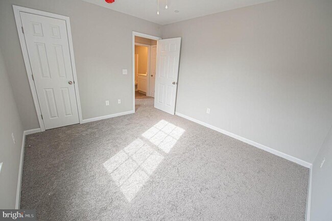 Building Photo - 241 Morgans Ct