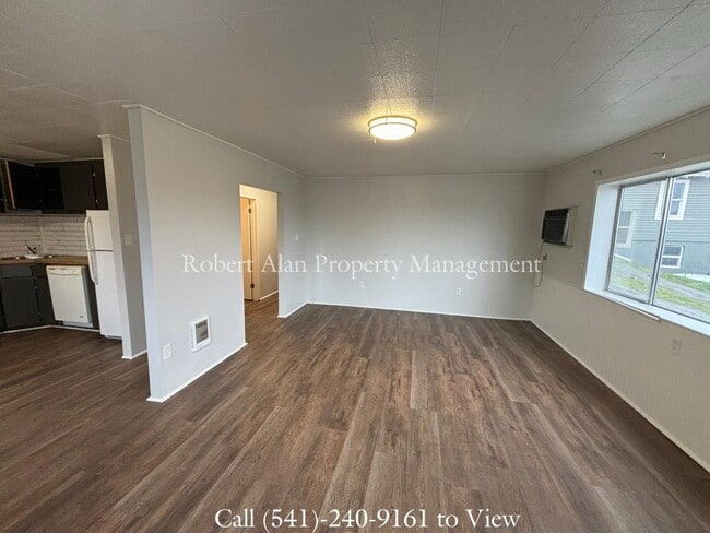 Building Photo - 824 SW 7th St