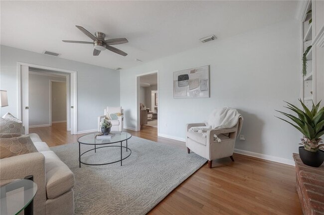 Building Photo - 4620 W Beach Park Dr