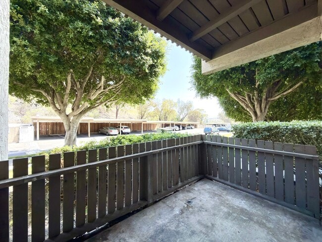 Building Photo - 432 Edgehill Ln