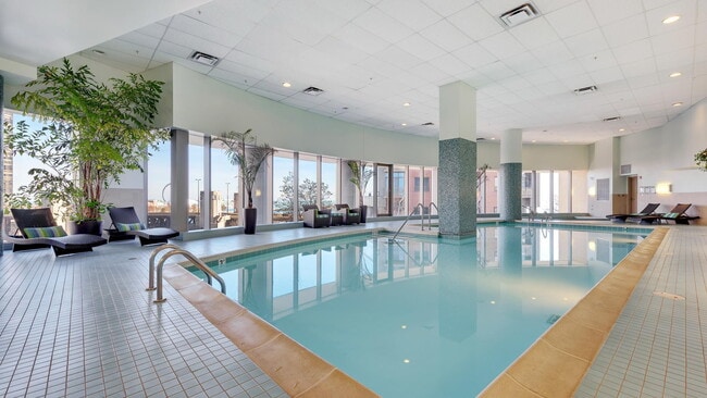 Building Photo - 420 E Waterside Dr