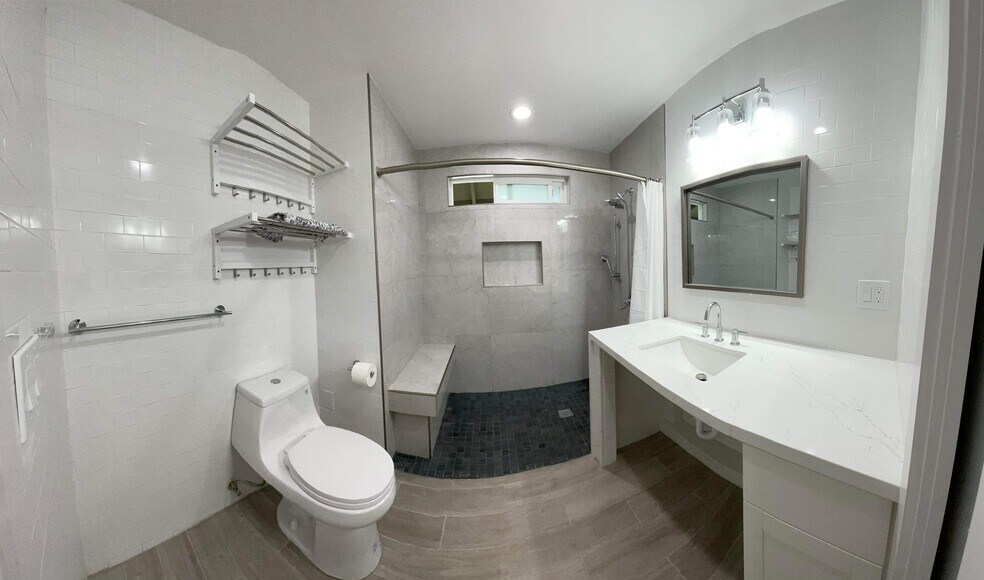 Second floor bathroom, ADA compliant - 951 Hala Dr