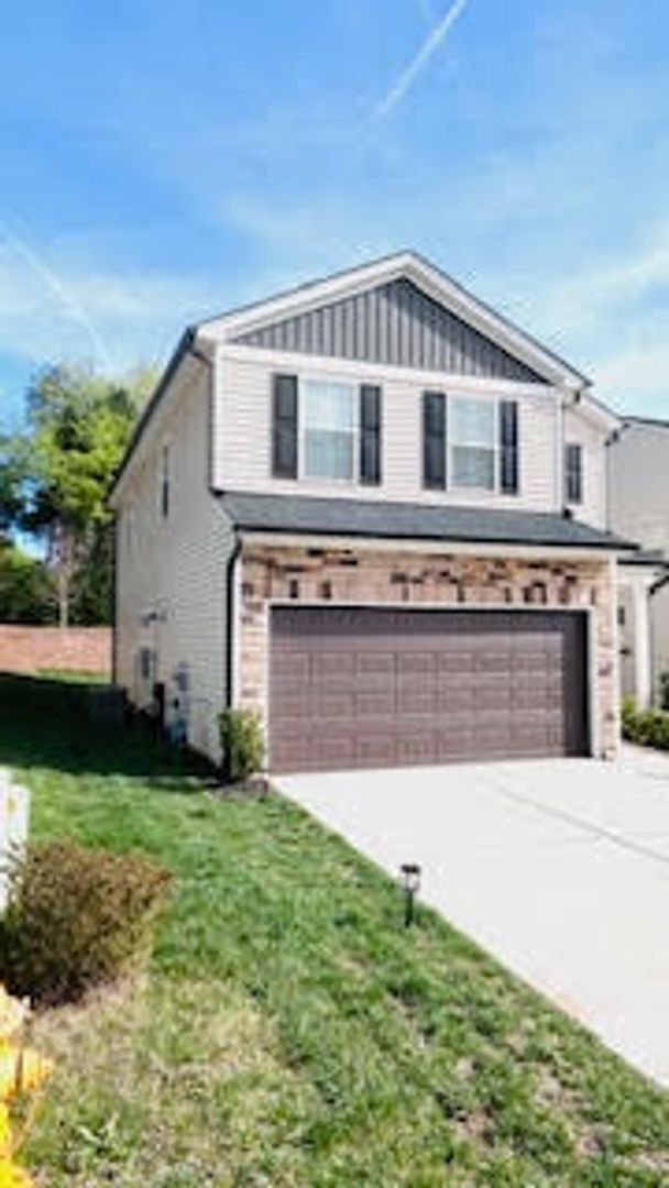 Building Photo - Modern Luxury in Winston-Salem