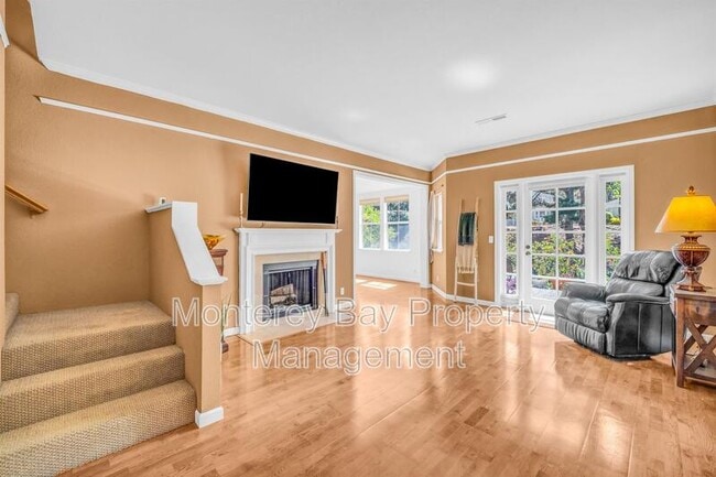 Building Photo - 98 Glen Lake Dr
