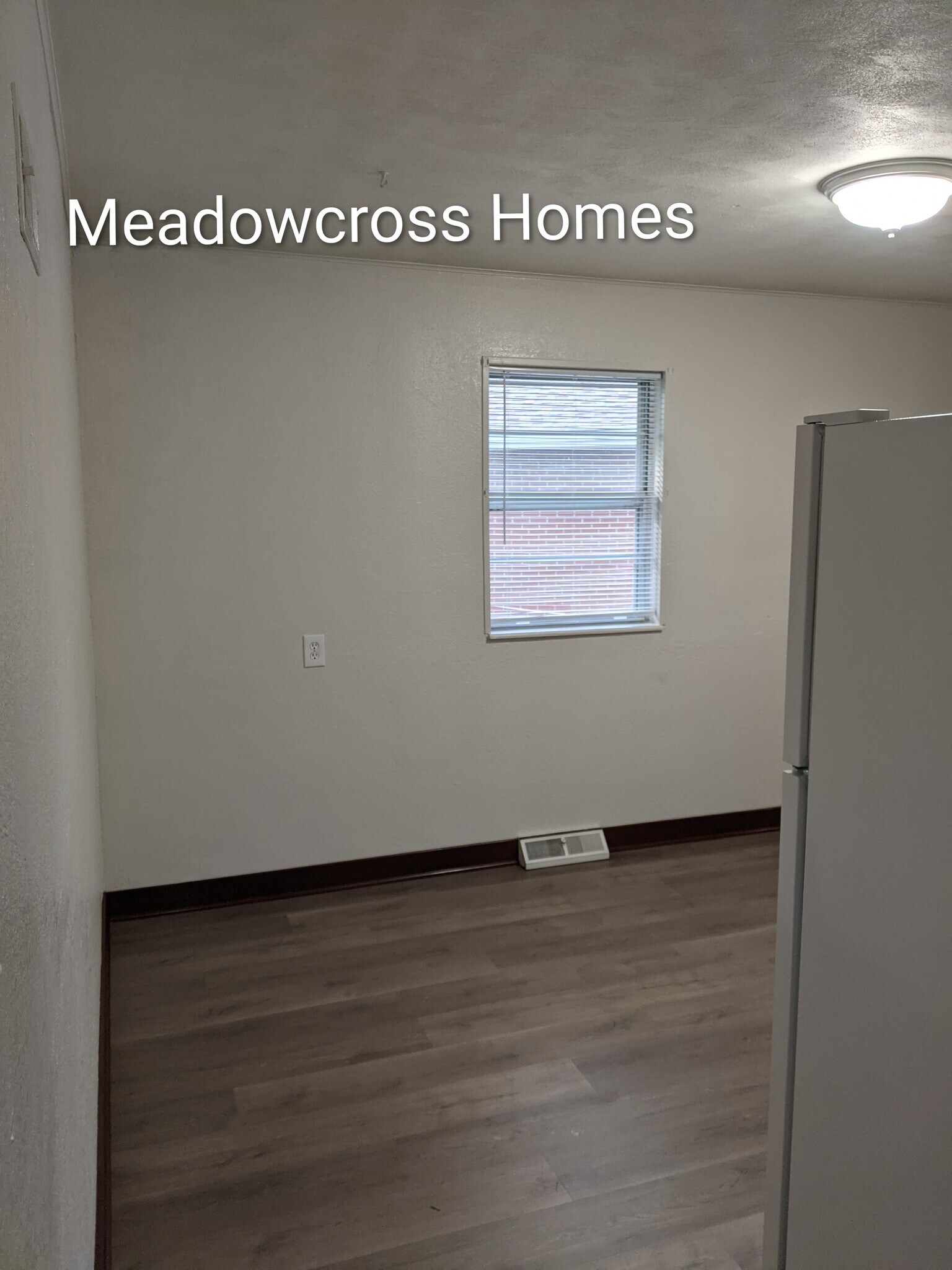 Building Photo - 2906 N River Ter