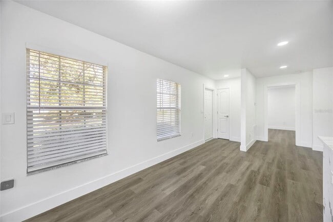 Building Photo - 11728 Raintree Dr