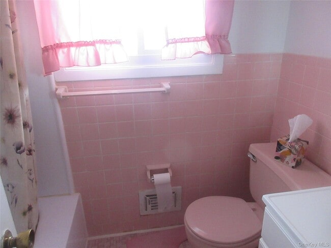 Building Photo - 5 Coyne Dr