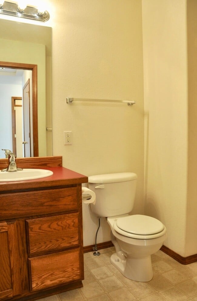 Building Photo - 3 bed 2 bath rancher with A/C