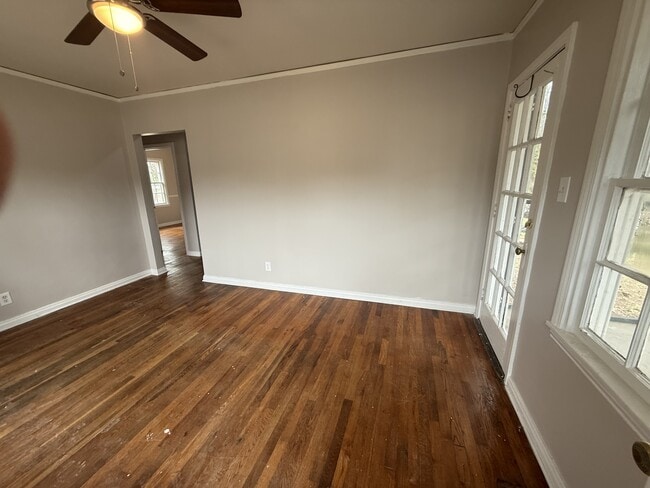 Building Photo - 605 Shannon Cir NE