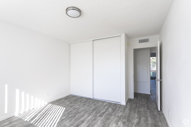 2BR,1BA - 898SF - Bedroom - North Park Apartments