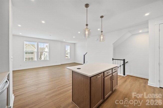 Building Photo - 7216 Westrow Ave