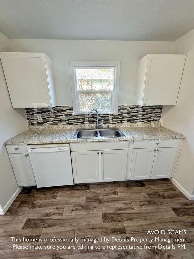 Building Photo - 5 Bedroom 2 Story With Basement!