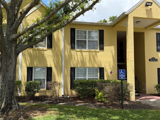 Building Photo - 2013 Dixie Belle Dr